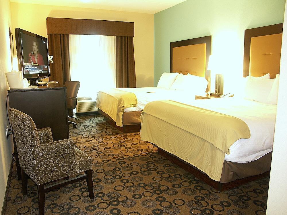 Holiday Inn Express & Suites - Cleveland Northwest By Ihg Bagian luar foto