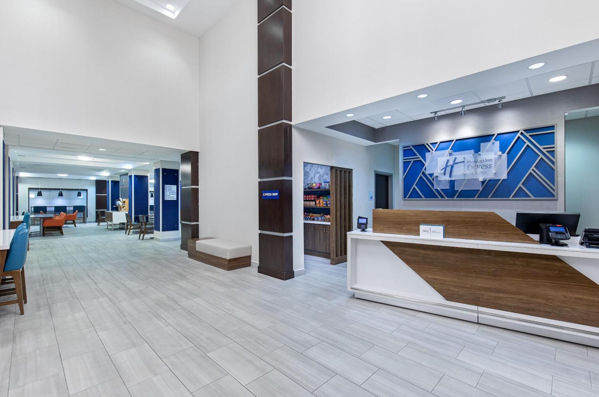 Holiday Inn Express & Suites - Cleveland Northwest By Ihg Bagian luar foto