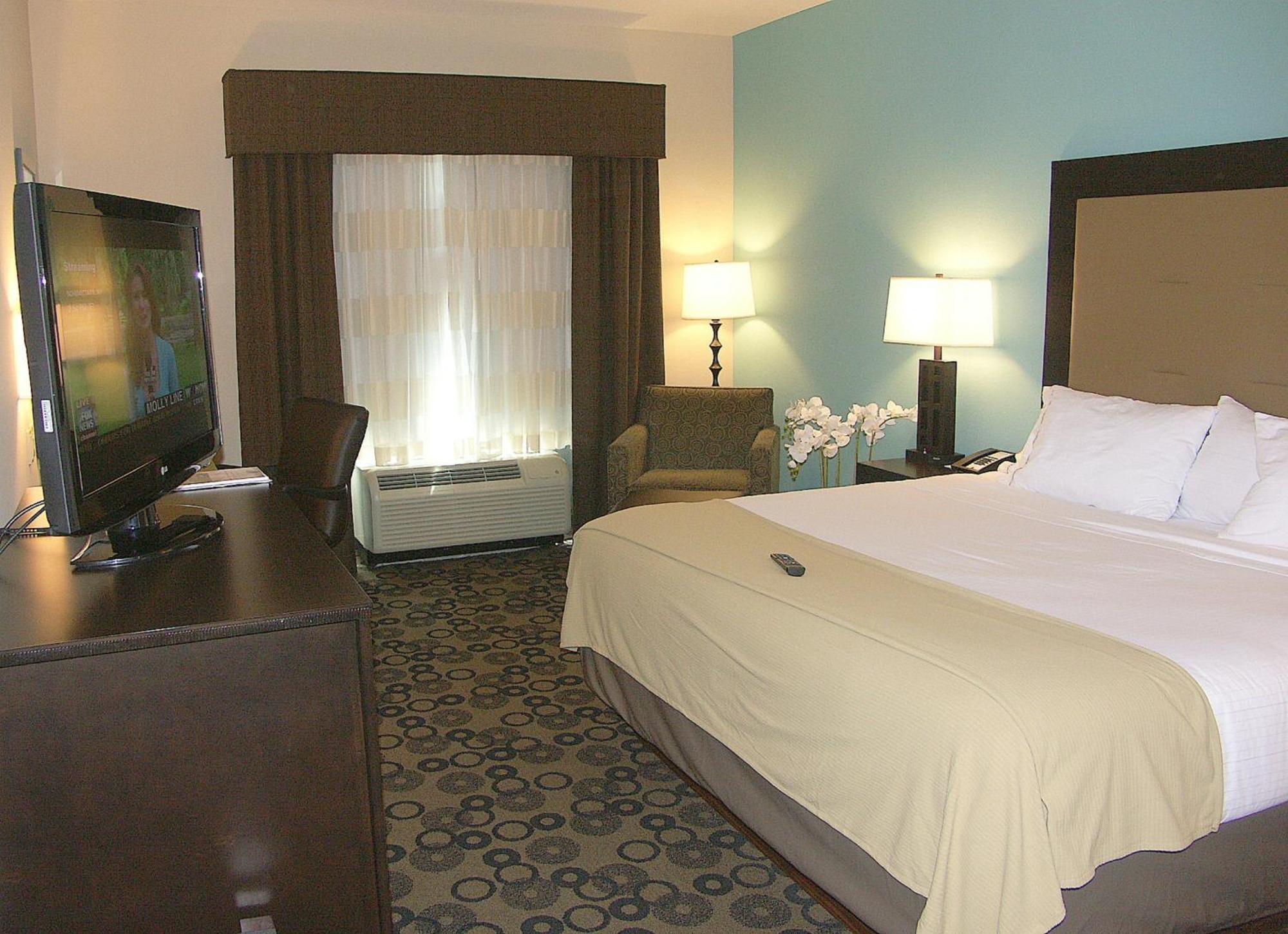 Holiday Inn Express & Suites - Cleveland Northwest By Ihg Bagian luar foto