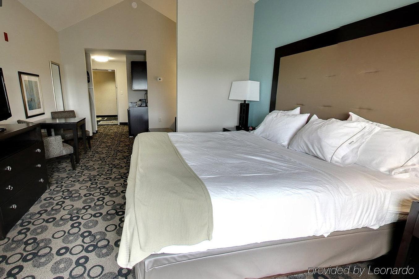 Holiday Inn Express & Suites - Cleveland Northwest By Ihg Bagian luar foto
