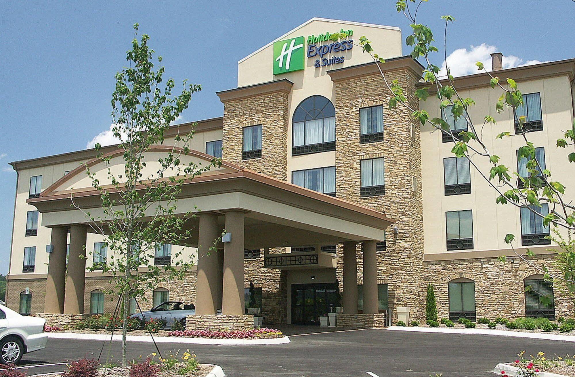 Holiday Inn Express & Suites - Cleveland Northwest By Ihg Bagian luar foto