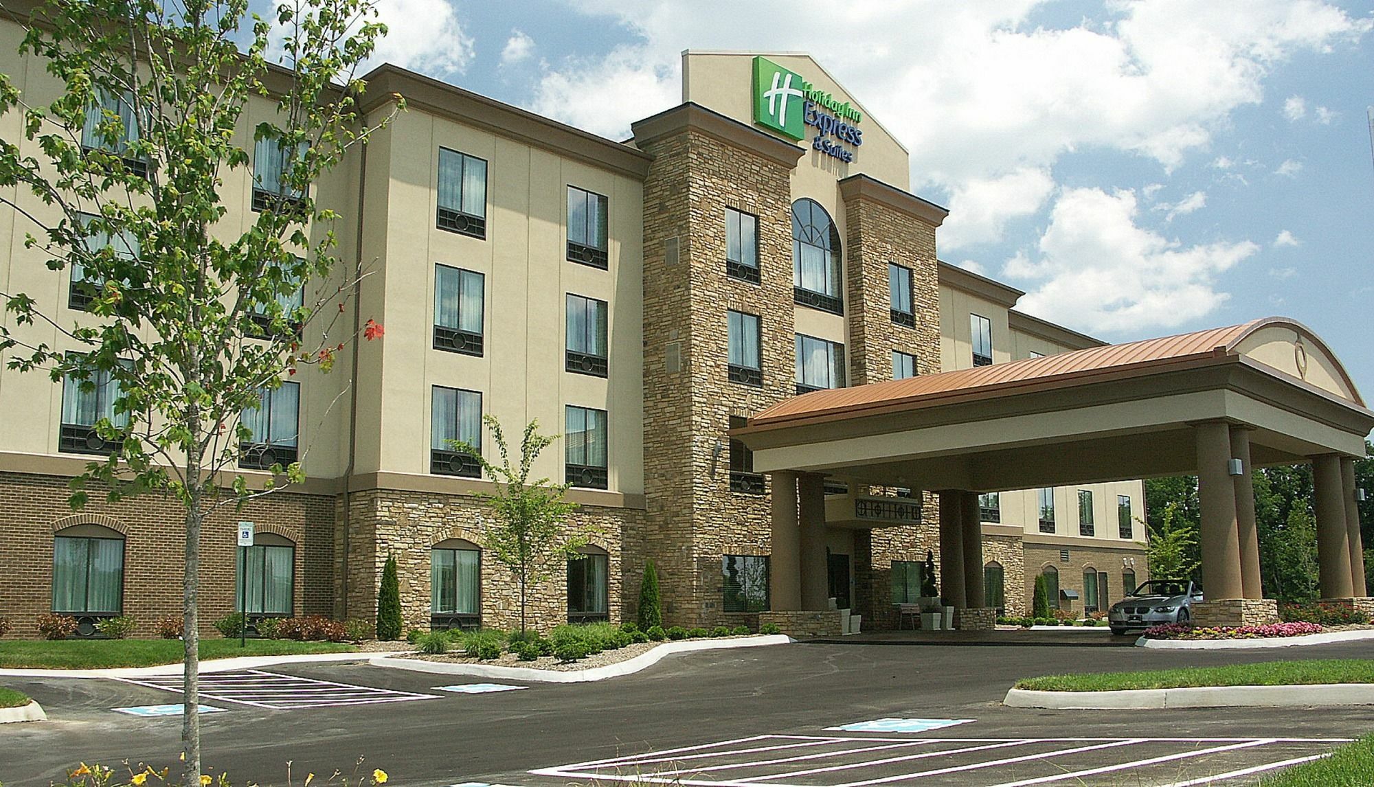 Holiday Inn Express & Suites - Cleveland Northwest By Ihg Bagian luar foto