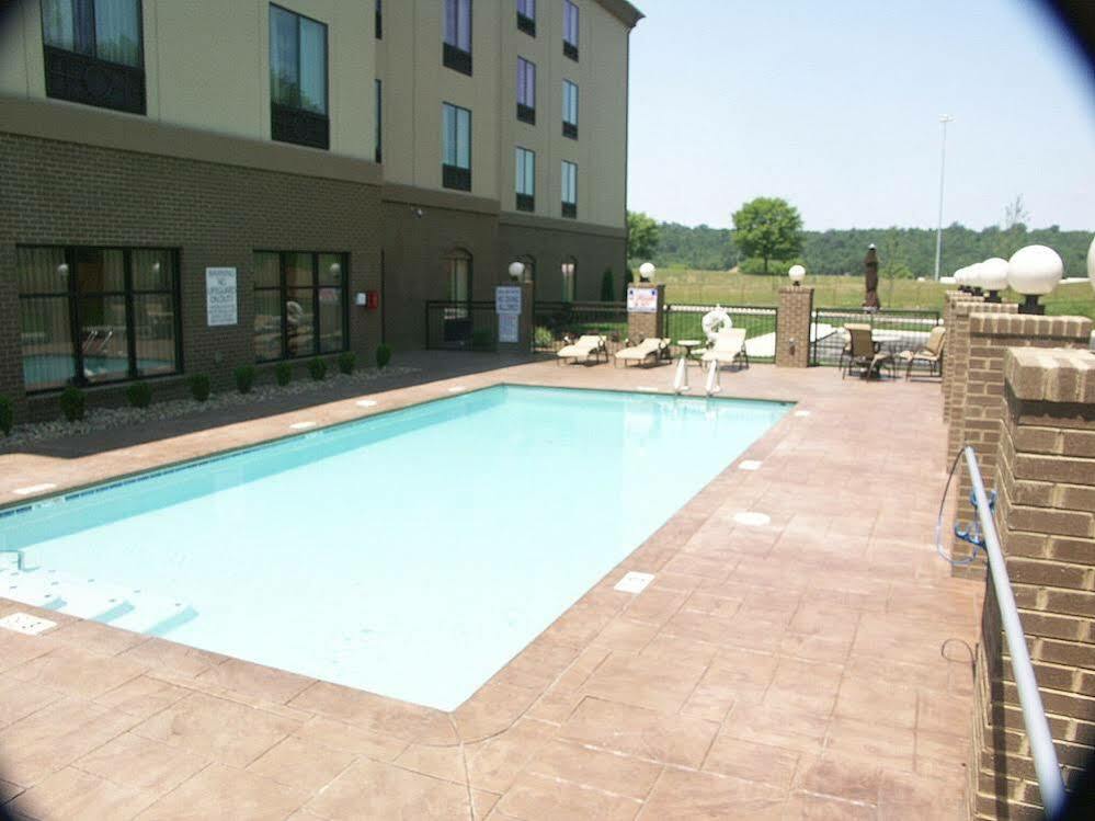 Holiday Inn Express & Suites - Cleveland Northwest By Ihg Bagian luar foto