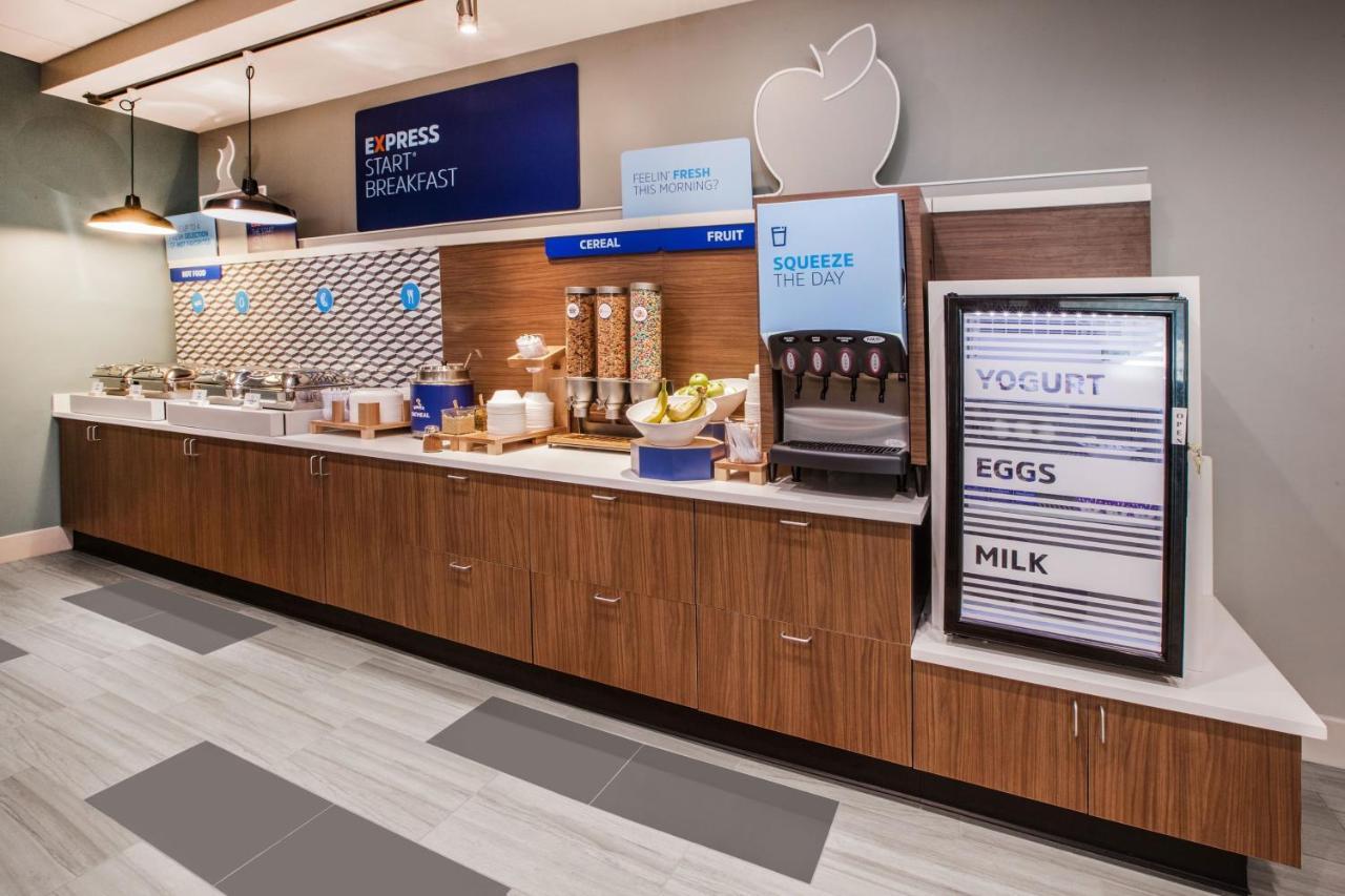 Holiday Inn Express & Suites - Cleveland Northwest By Ihg Bagian luar foto